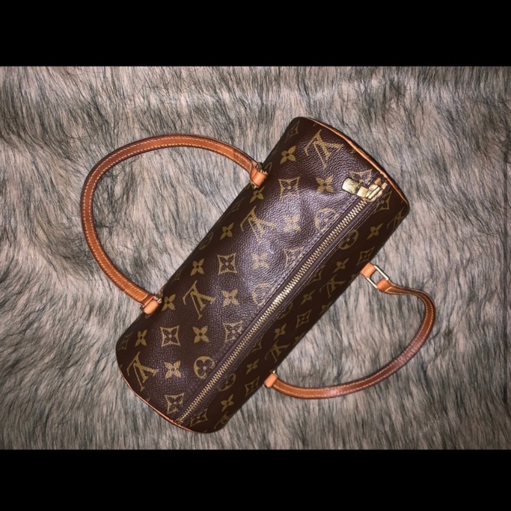 Louis-Vuitton Papillion 26 Mini Pochette